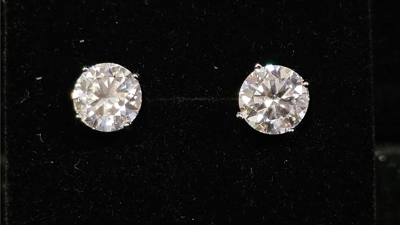 *NEW* PLATINUM PLATED 2CT EACH MOISSANITE LAB DIAMOND STUD EARRINGS: GH, VVSI, GRA REPORT