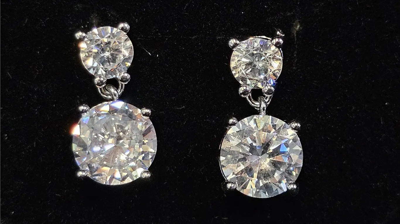 *NEW* .925 SILVER 2.5CTW EACH SIMULATED DIAMOND (CZ) STUD EARRINGS