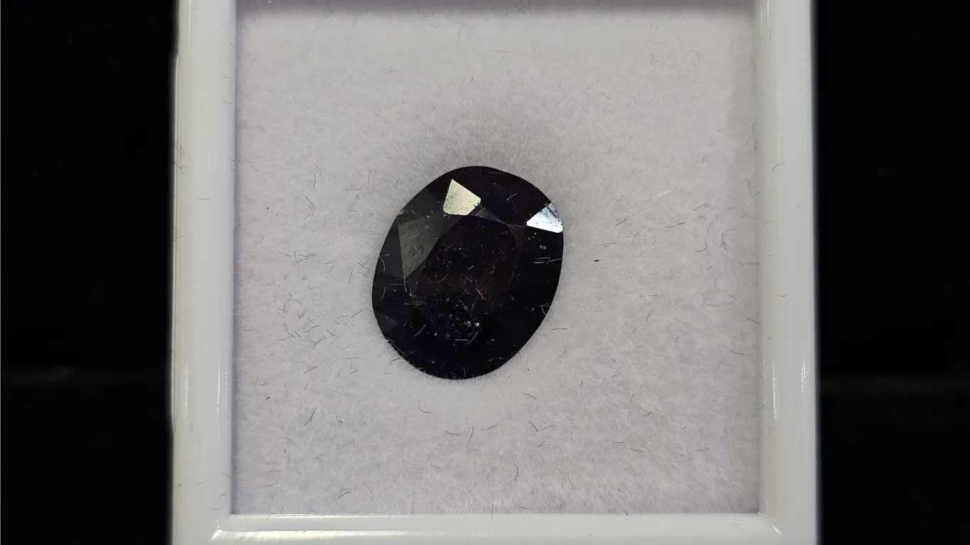 7.1 CT OVAL CUT UNTREATED NATURAL BLUE SAPPHIRE: 11.5CT X 14MM