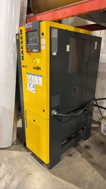 KAESER SIGMA AIRCENTER SM10 COMMERCIAL ROTARY SCREW AIR COMPRESSOR S/N: 1199-10338519