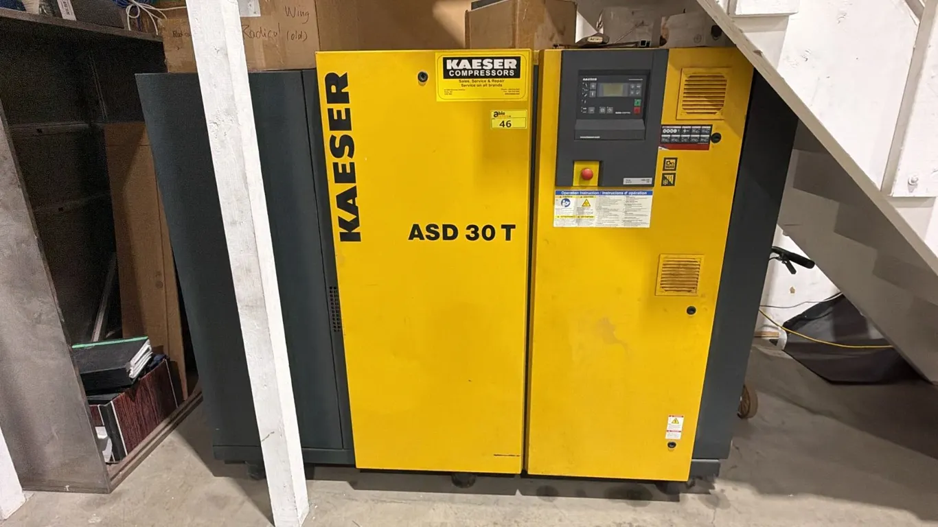 KAESER ASD30T INDUSTRIAL DIRECT-DRIVE ROTARY SCREW AIR COMPRESSOR S/N: 1020 APPROX 6FT X 32IN X 5FT
