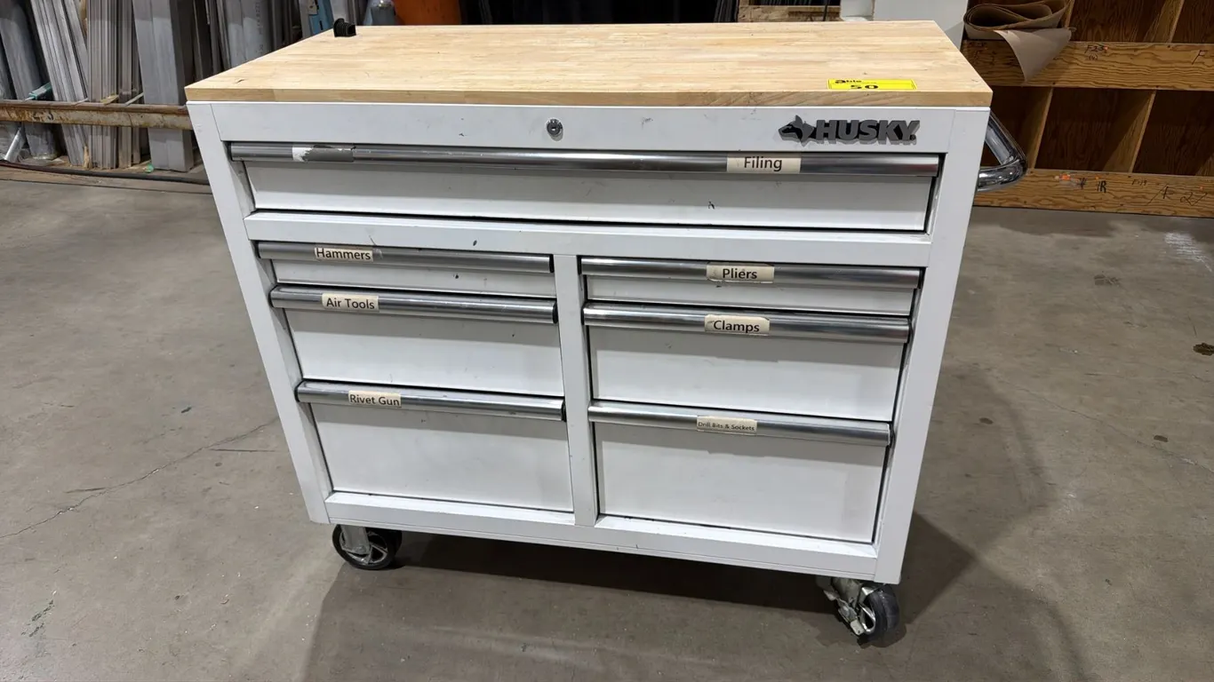 HUSKY 7 DRAWER PORTABLE TOOLBOX WITH WORK STATION & ASSORTED CONTENTS INCLUDING; HUSKY COMBINATION