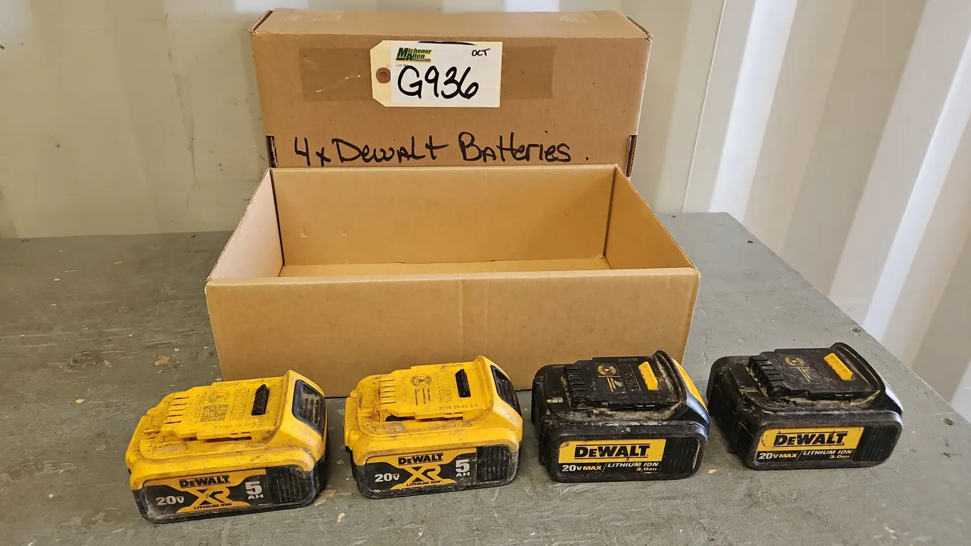 Box of 4 DeWalt 20V Batteries - Qty 1