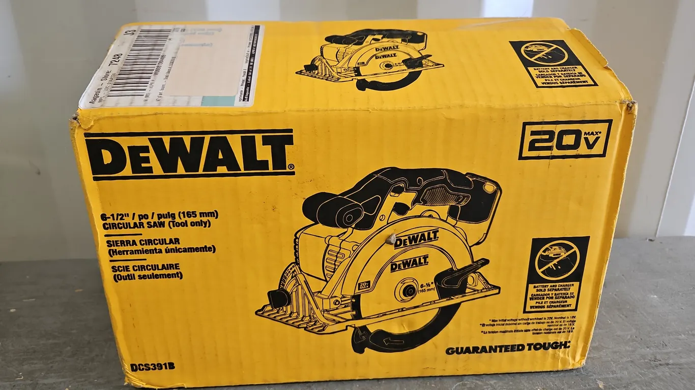DeWalt DCS391 6-1/2 Circular Saw - Qty 1 *No Battery*