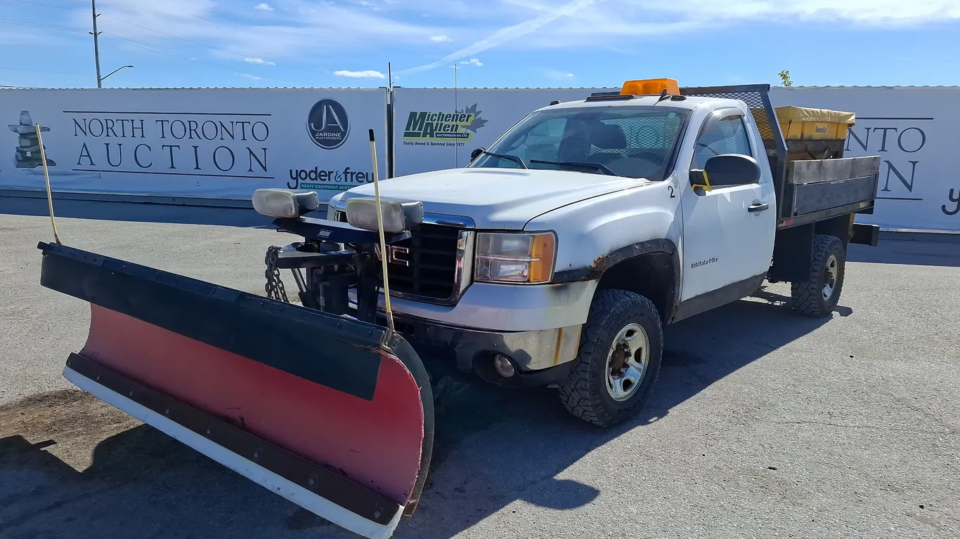 2010 GMC Sierra 2500HD S/A Sander / Plow Dump Truck