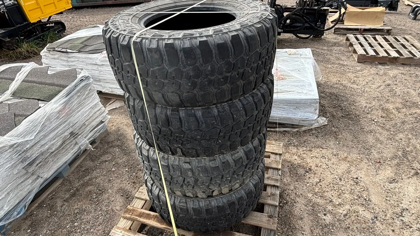(4) Used Federal 435x12.50R18 Tires