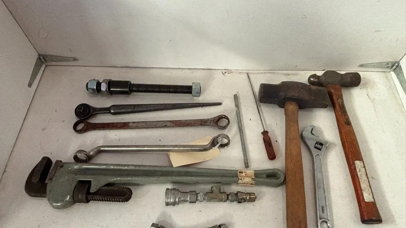 (8) Hand Tools