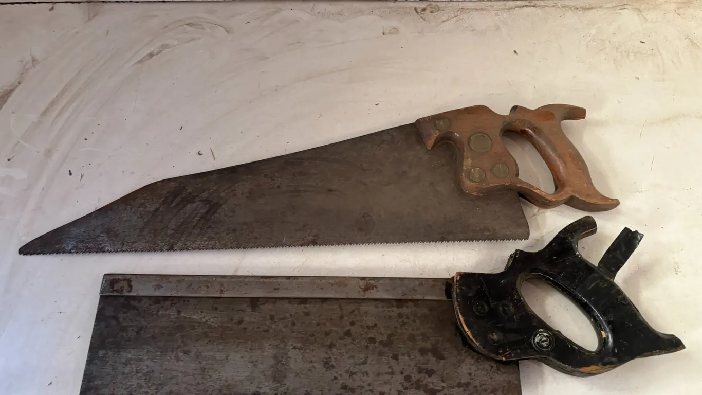 (2) Handsaws