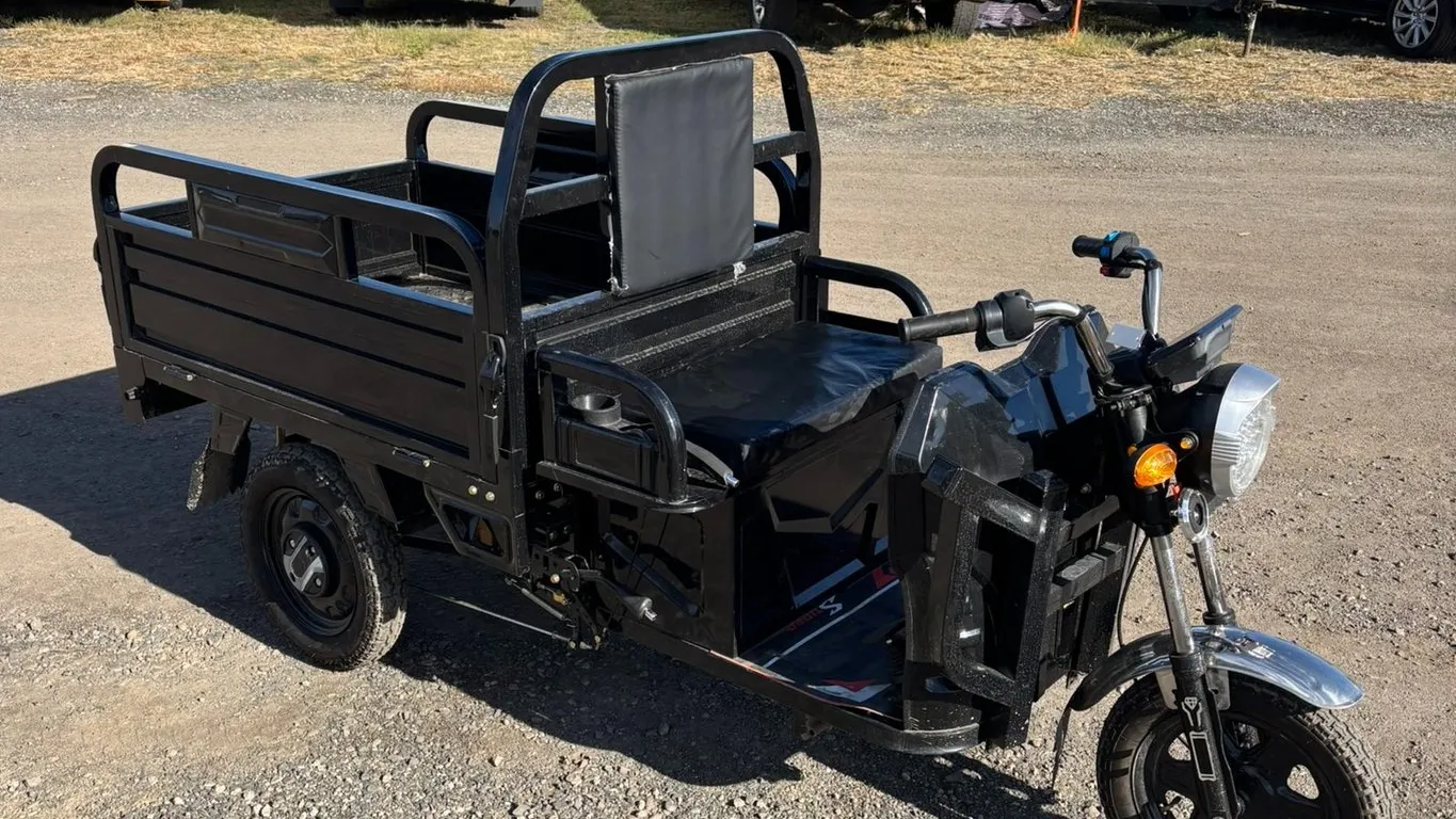 Super Trike With a Dump Box