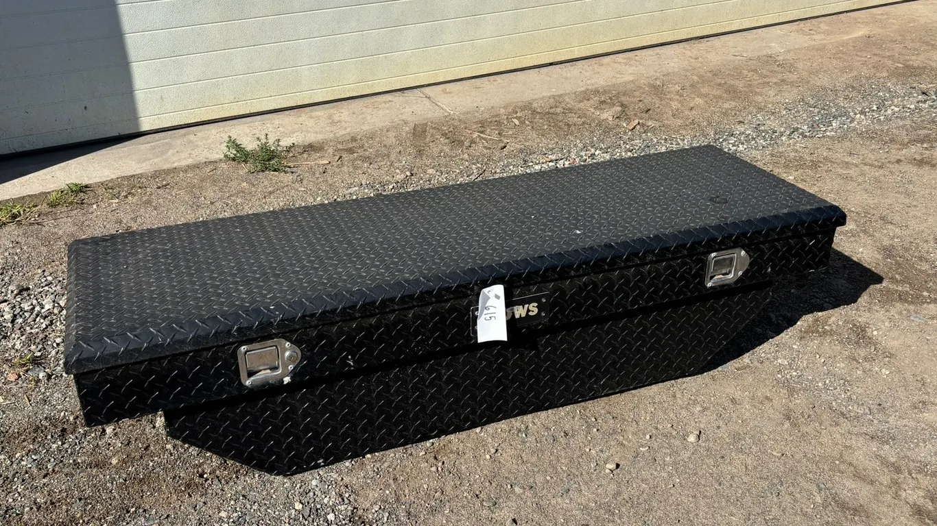 5' Truck Bed Toolbox in Black Diamond Pattern
