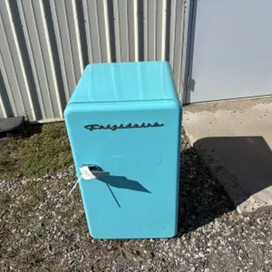Fridgeaire Mini Fridge