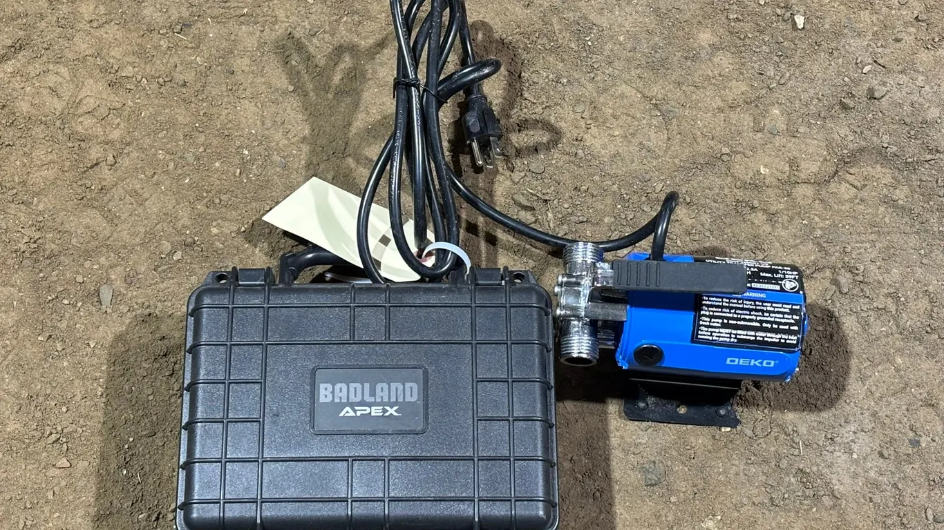 DEKO Pump and Badland Apex Wench Remote