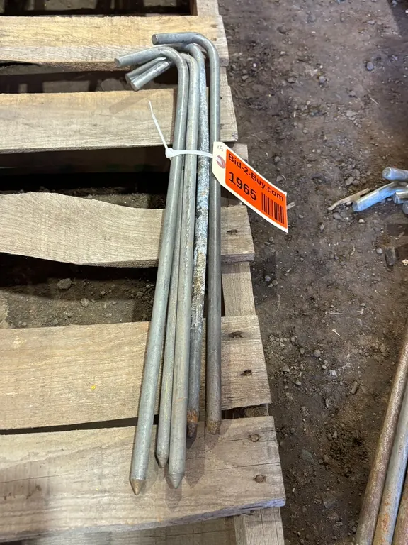 (5) Stakes