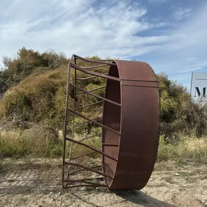 Round bale feeder