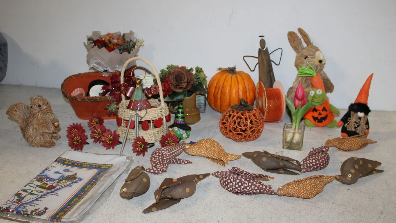Autumn & Halloween Décor