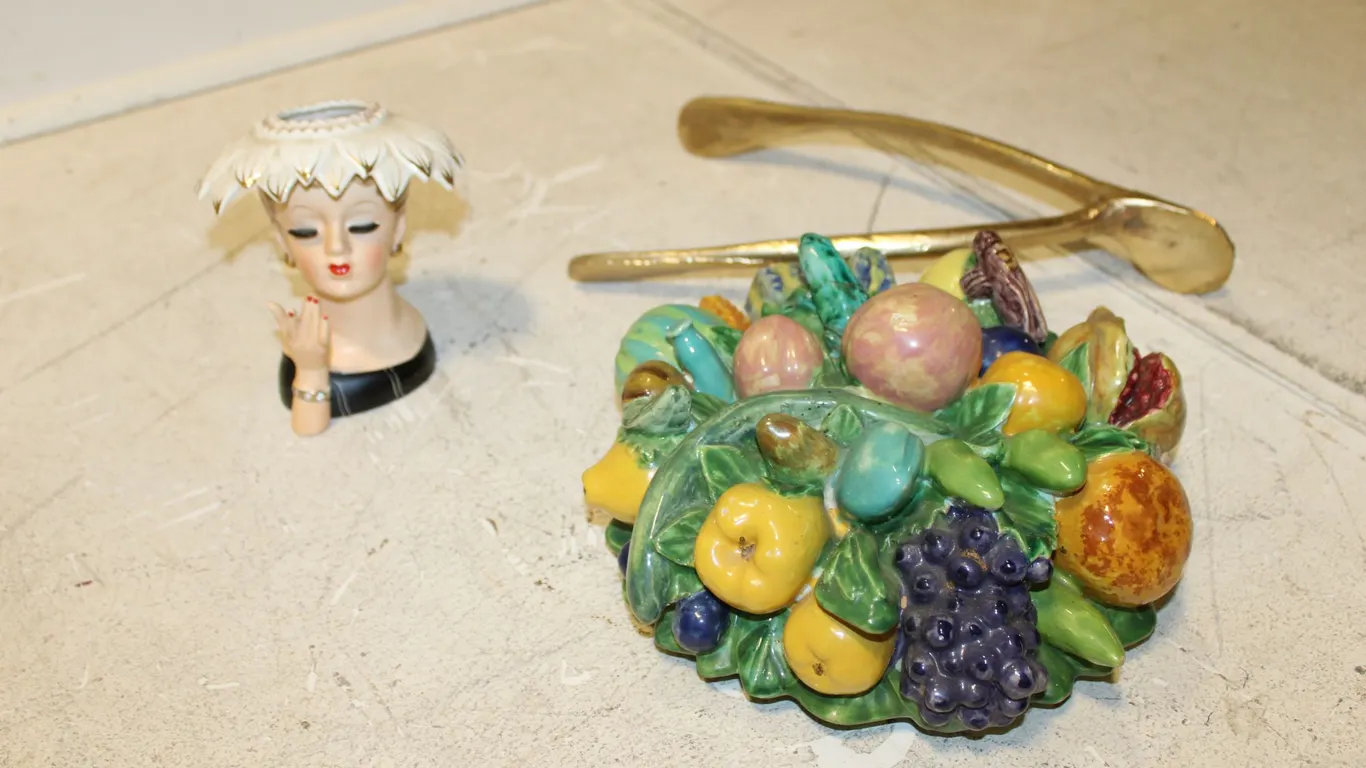 Ceramic Fruit & Décor