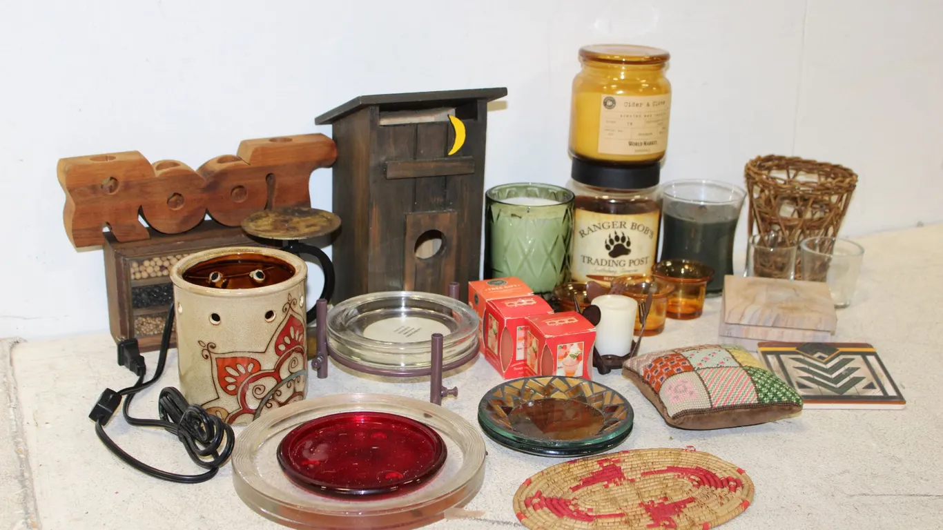 Candles & Home Décor