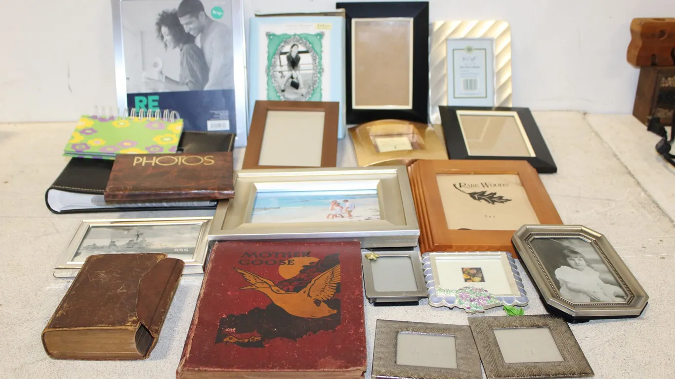 Frames & Photo Albums