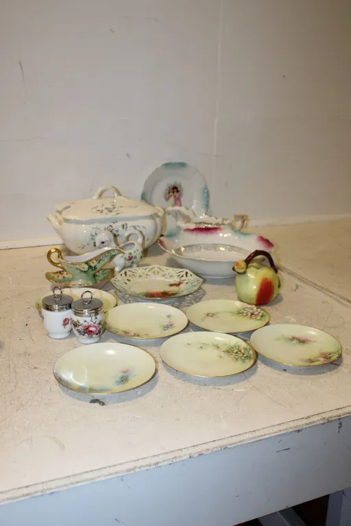 China Dishware & Décor