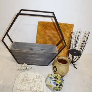 Planter & Decor