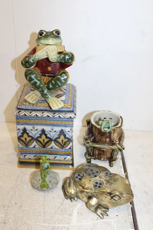 Frog Decor