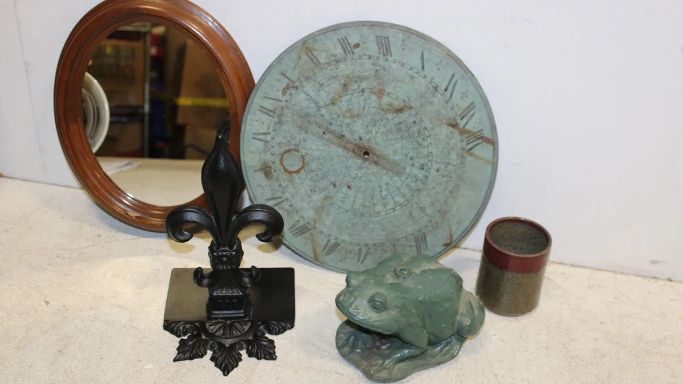 Mirror, Sundial & Décor