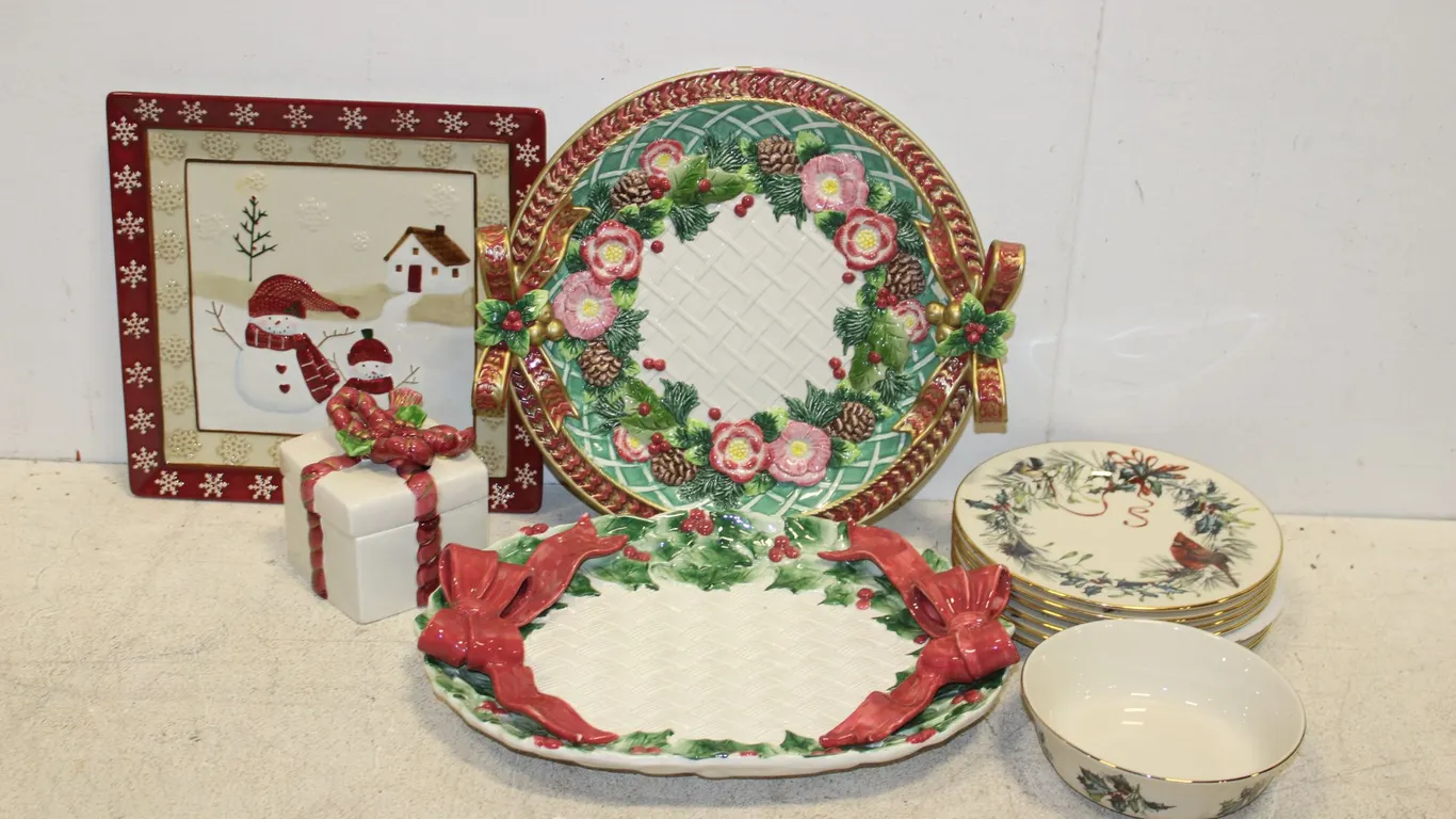 Holiday Serving Pieces