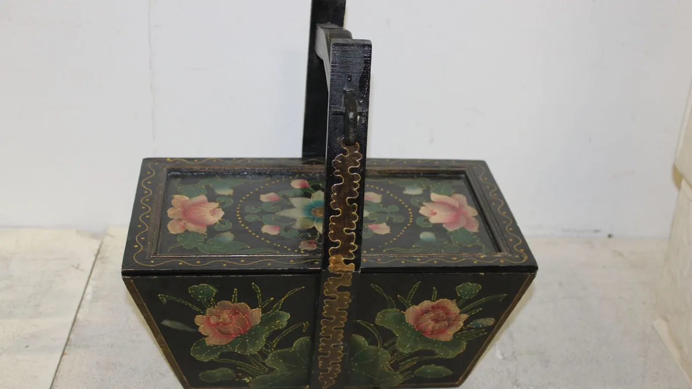 Folk Art Sewing Basket