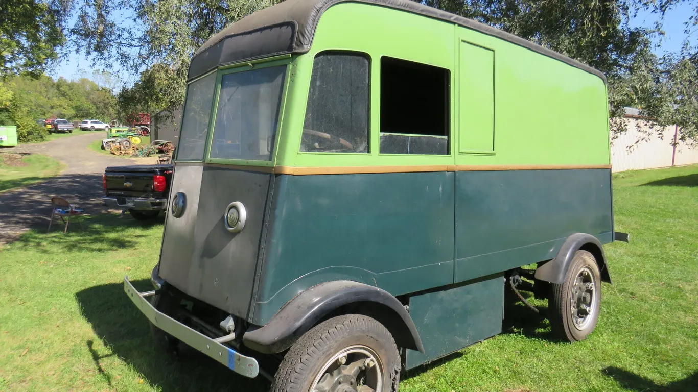 Vintage Commercial Delivery Battery OperatedVan