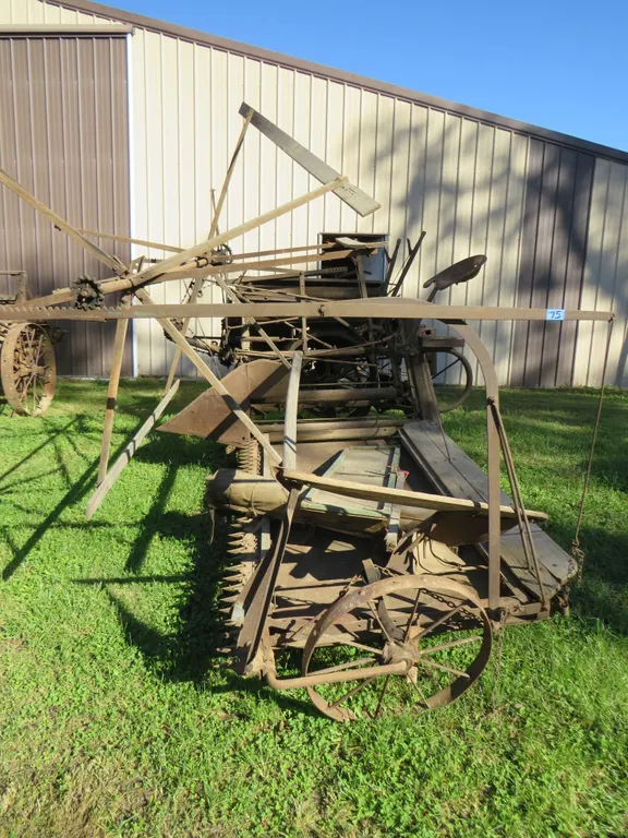 John Deere Binder