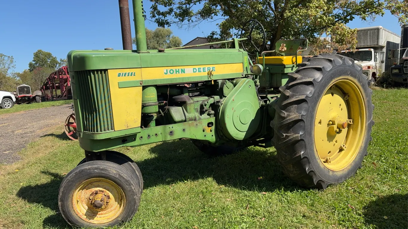 John Deere 720 Diesel Tractor