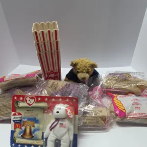 Assorted Christmas Decorations & Holiday Items