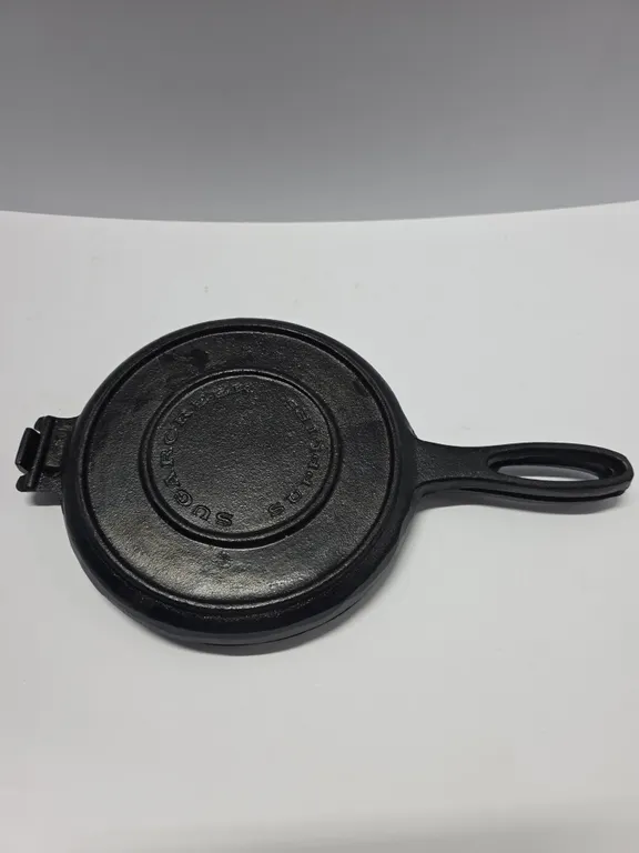 Cast Iron Skillet with Lid