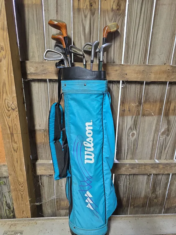 Wilson Golf Bag with Assorted Clubs