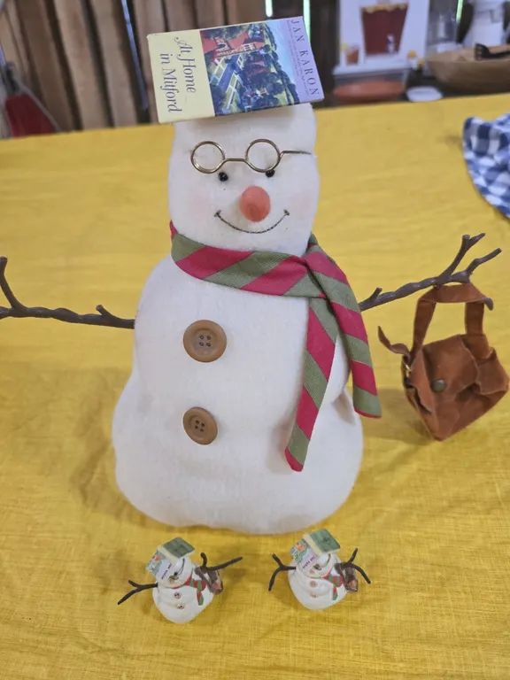 Large Snowman Christmas Figurine with 2 Small Snowmen