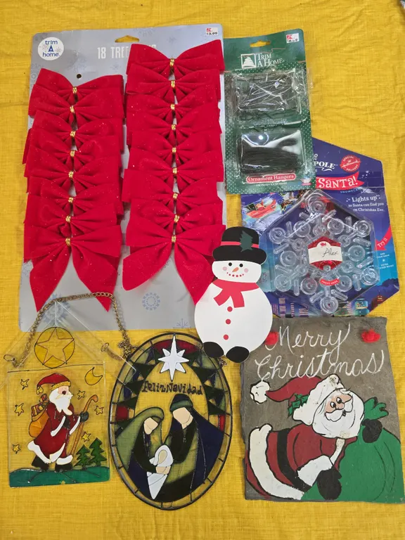 Christmas Bows & Holiday Decor Lot