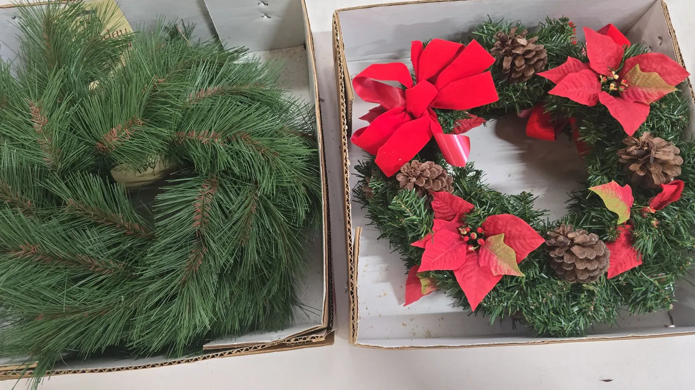 Artificial Christmas Wreaths & Greenery