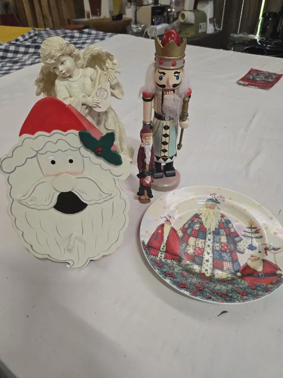 Santa, Nutcracker & Christmas Decor Lot