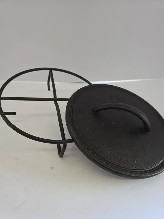 Lodge Cast Iron Trivet & Skillet
