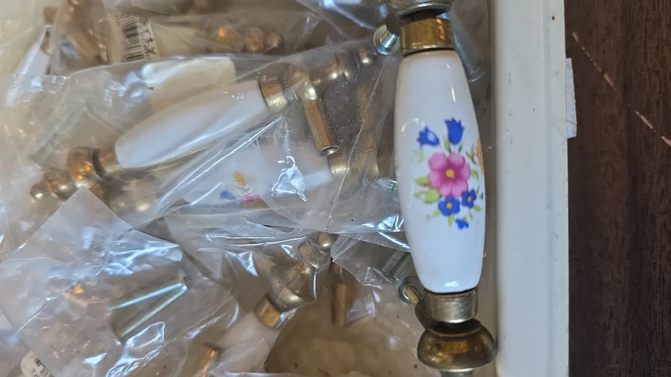 Decorative Porcelain Door / Cabinet Handles Lot