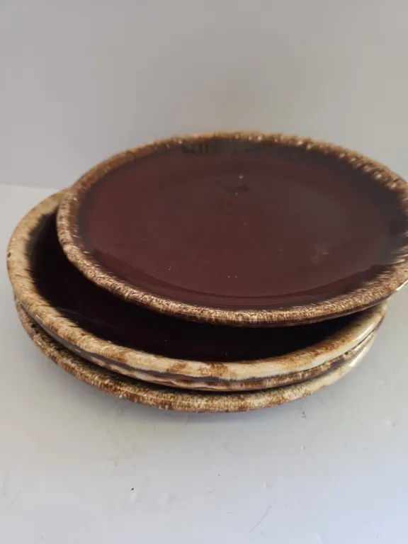 Oven Proof USA Brown Pottery Dinner Plates - Set