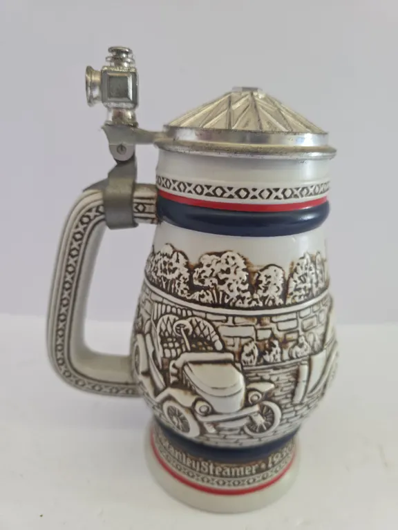 Avon 1979 Decorative Lidded Beer Stein