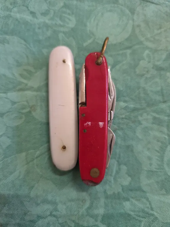Swiss Army & Folding Pocket Knives