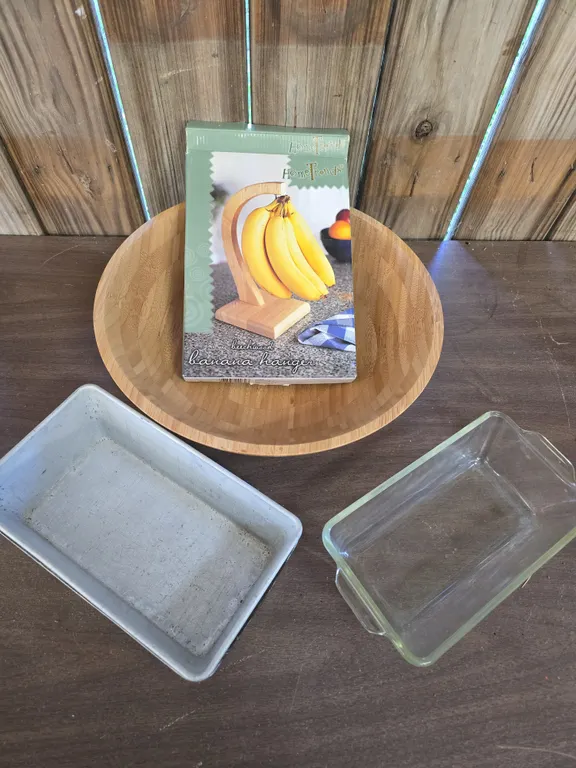 Bakeware, Wood Bowl & Banana Holder