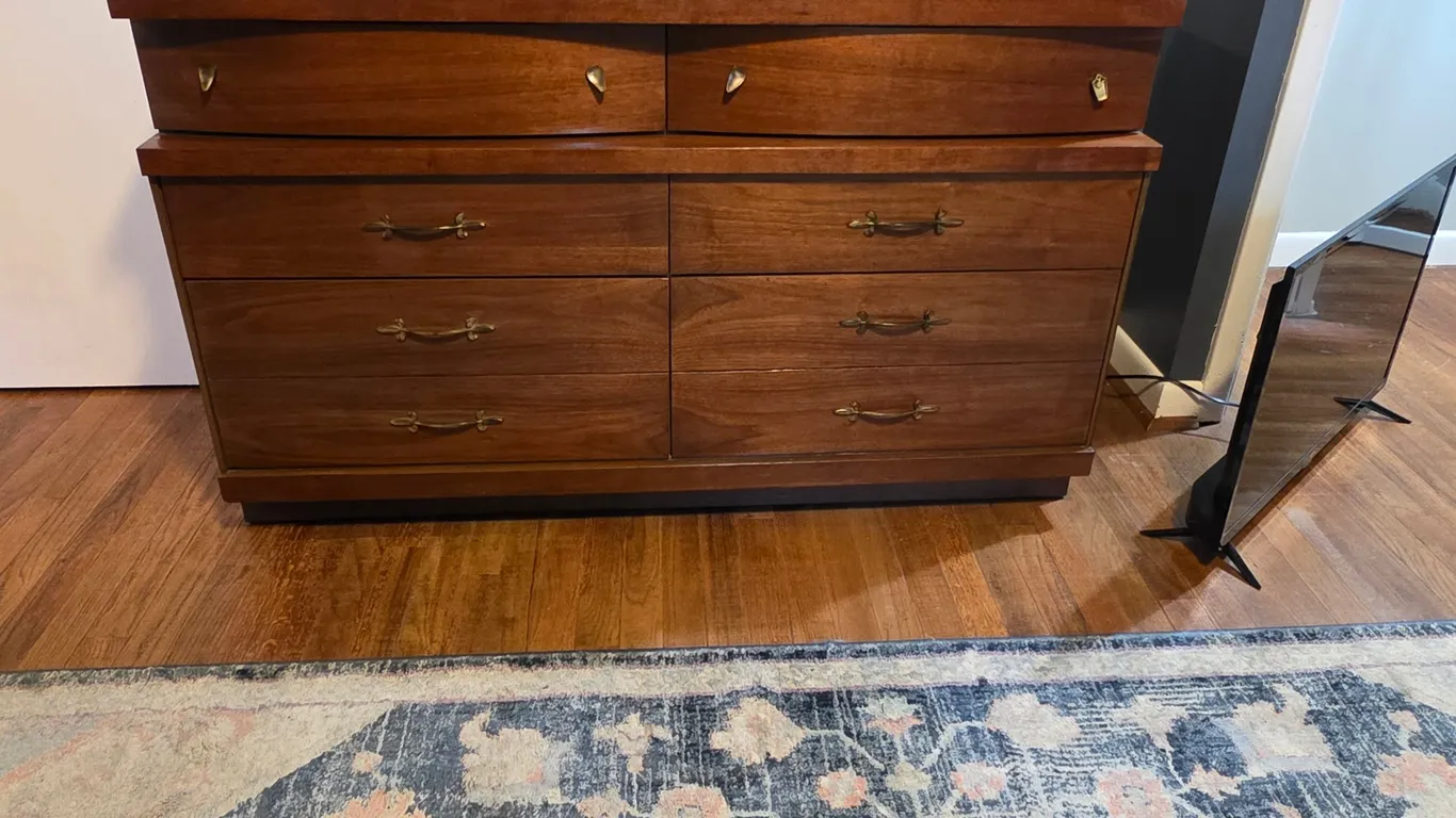 Bassett Furniture Mid Century Modern Walnut 8 Drawer Double Dresser MCM Vintage