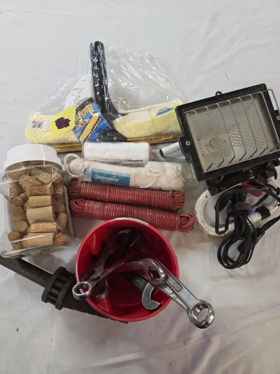 Shop Light, Hand Tool, & Miscellaneous Lot