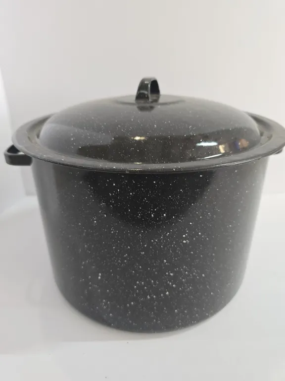 Graniteware / Enamel Stock Pot with Lid
