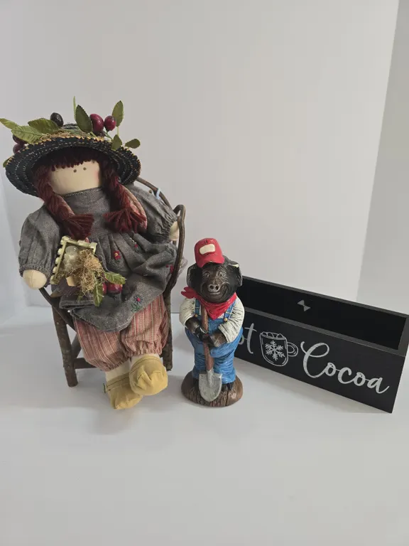 Figurines & Decorative Home Accents