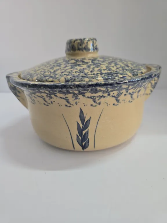 RRP Roseville USA Blue Spongeware Covered Casserole