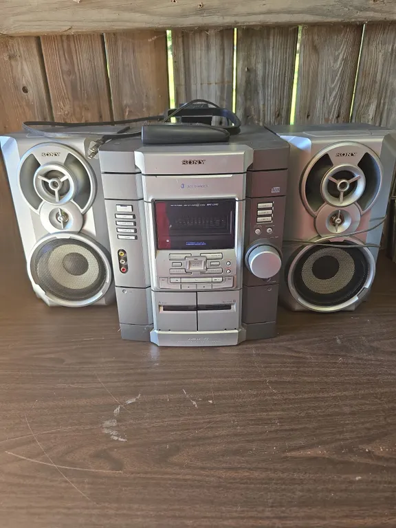 Sony 3 Disc Changer Stereo System with Speakers and Cassette Player